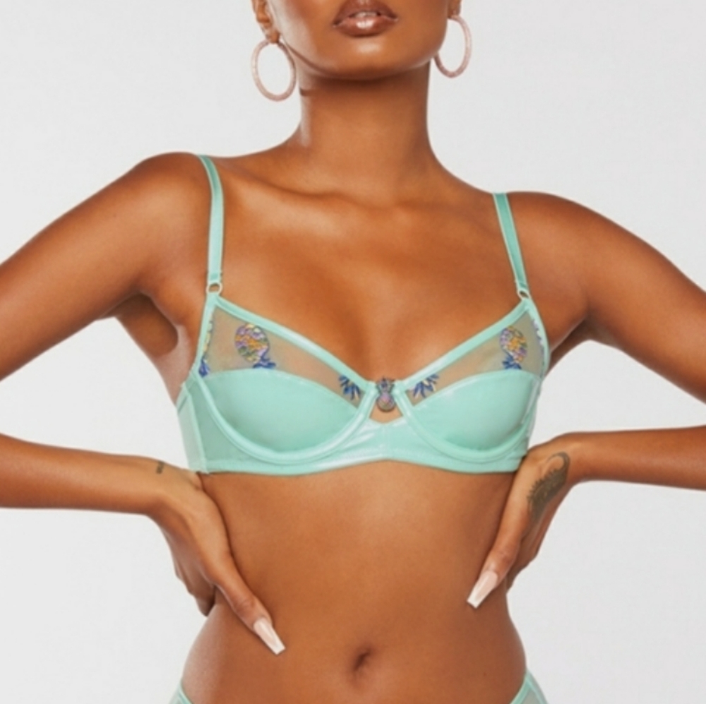 Savage x Fenty Pineapple Bra 🍍